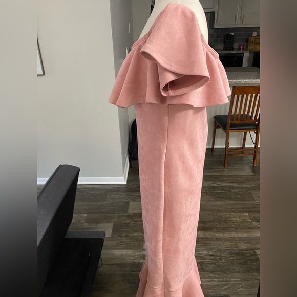 Women’s Off Shoulder Maxi Dress - Picture 2 of 3